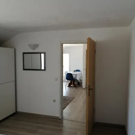 Happy 3 Lägenhet Pakoštane